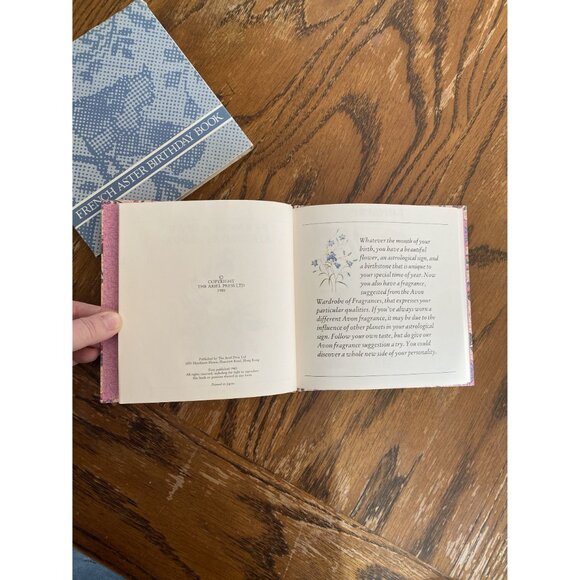 French Aster Birthday Book By The Ariel Press Ltd 1985 Hardcover Floral Design V - Picture 4 of 6